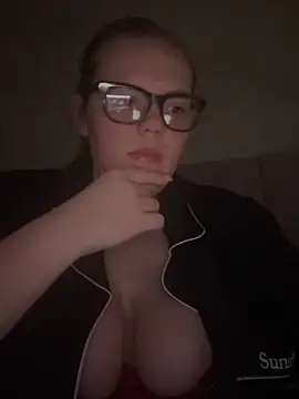 MissMilly050 online show from April 3, 2026, 7:01 pm