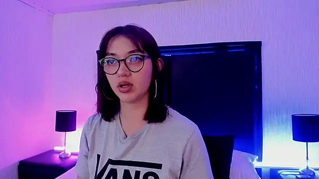 LilithBluum online show from April 12, 2026, 11:48 am