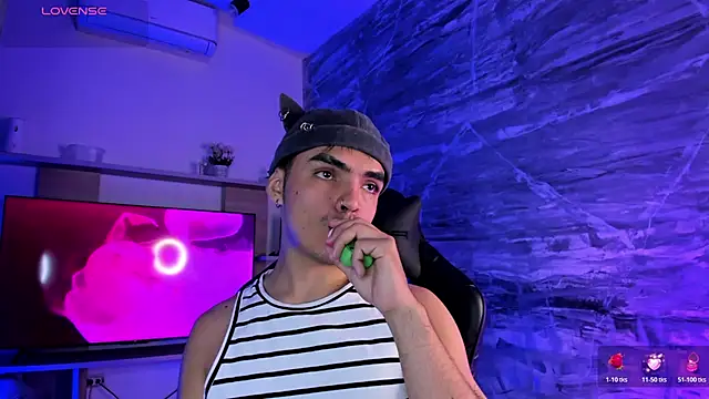 NicoKinggs  online show from April 5, 2026, 1:52 pm