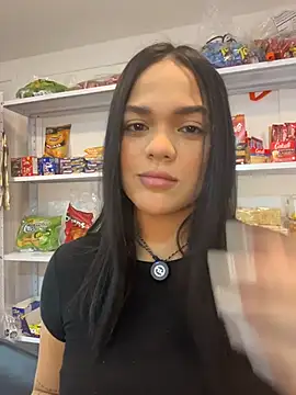 Snapshot of Bella-Ferrer chatting on June 25, 2026, 6:23 pm Bella-Ferrer online show from June 25, 2026, 6:23 pm
