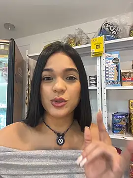 Snapshot of Bella-Ferrer chatting on June 30, 2026, 5:14 pm Bella-Ferrer online show from June 30, 2026, 5:14 pm