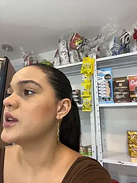 Snapshot of Bella-Ferrer chatting on July 10, 2026, 6:10 pm Bella-Ferrer online show from July 10, 2026, 6:10 pm
