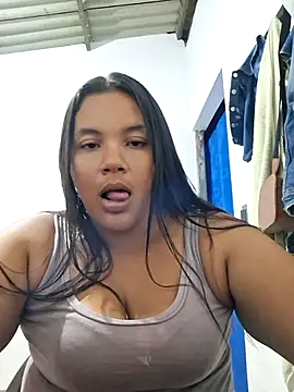 monicarokaforte online show from April 12, 2026, 4:17 am