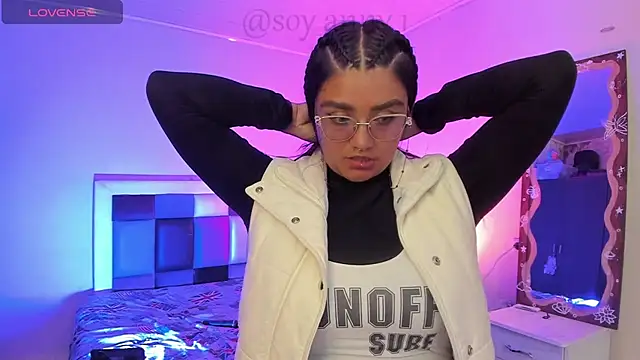 soyanny-777 online show from April 26, 2026, 4:43 am