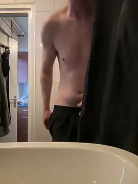 Snapshot of maniackle chatting on April 11, 2026, 5:17 pm maniackle online show from April 11, 2026, 5:17 pm