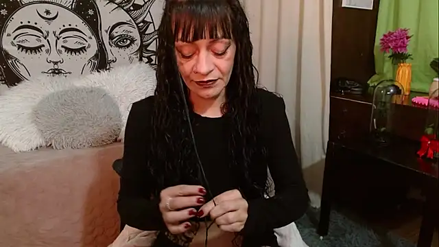 Snapshot of _Alexandra_Jones chatting on April 28, 2026, 2:21 am Alexandra Jones online show from April 28, 2026, 2:21 am