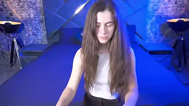 Snapshot of LittleJulii chatting on March 23, 2026, 4:00 pm LittleJulii online show from March 23, 2026, 4:00 pm