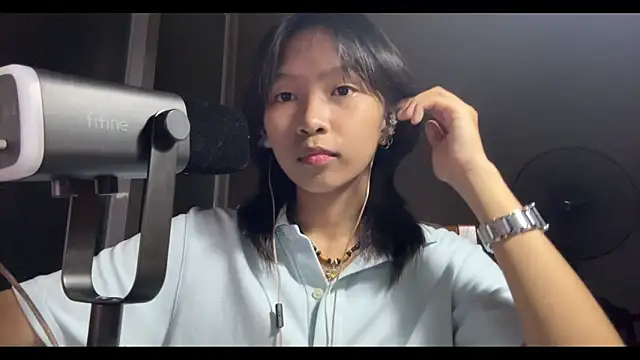 JeseniaSchuelke online show from March 12, 2026, 12:00 pm