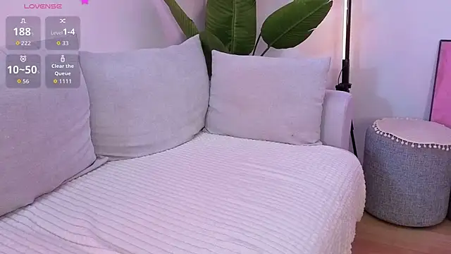 hannahflora online show from June 6, 2026, 5:01 am
