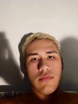 JVPuto21 online show from March 12, 2026, 12:50 am