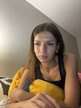 Angelmae2947 online show from April 17, 2026, 1:41 am