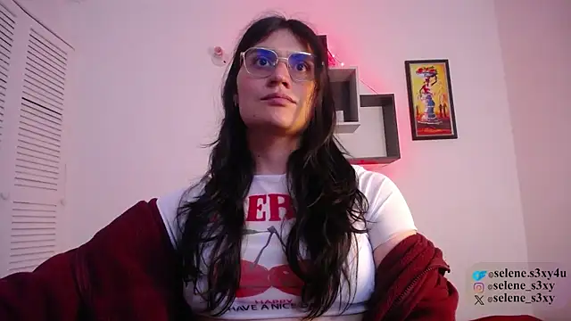 Snapshot of selene_cutie chatting on March 20, 2026, 12:15 am selene cutie online show from March 20, 2026, 12:15 am