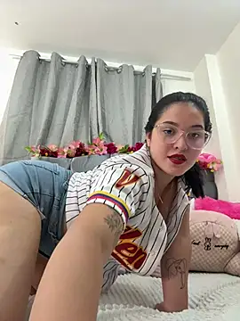 Isabella Roses  online show from July 6, 2026, 1:46 am