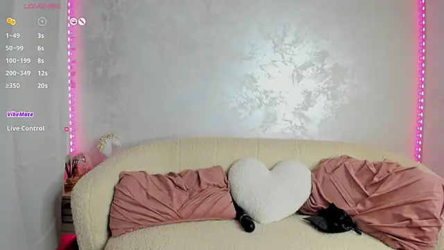 IvyTease  online show from May 20, 2026, 6:19 am