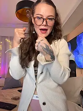 Tallulah Kinky online show from April 17, 2026, 8:45 pm