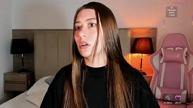 alejarosee online show from March 27, 2026, 8:08 pm