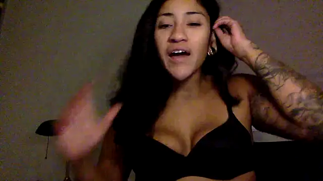 Snapshot of LatinaLoka chatting on May 9, 2026, 2:50 am LatinaLoka online show from May 9, 2026, 2:50 am