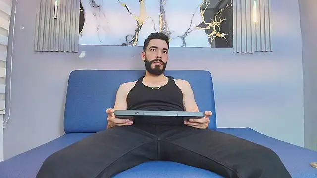 JEAN LEWIS2 online show from March 11, 2026, 1:17 pm