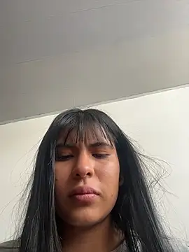 Snapshot of Violettaa_Stone chatting on July 23, 2026, 6:06 pm Violettaa Stone online show from July 23, 2026, 6:06 pm
