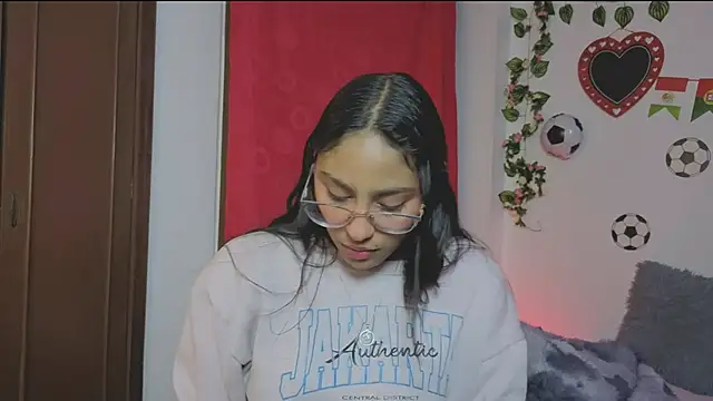 Snapshot of PaulaCutexs chatting on July 1, 2026, 4:25 am PaulaCutexs online show from July 1, 2026, 4:25 am