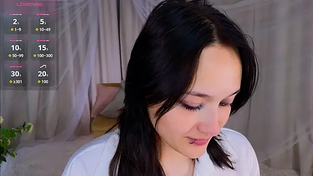 Snapshot of DarcyBlackwood chatting on July 17, 2026, 1:45 am DarcyBlackwood online show from July 17, 2026, 1:45 am