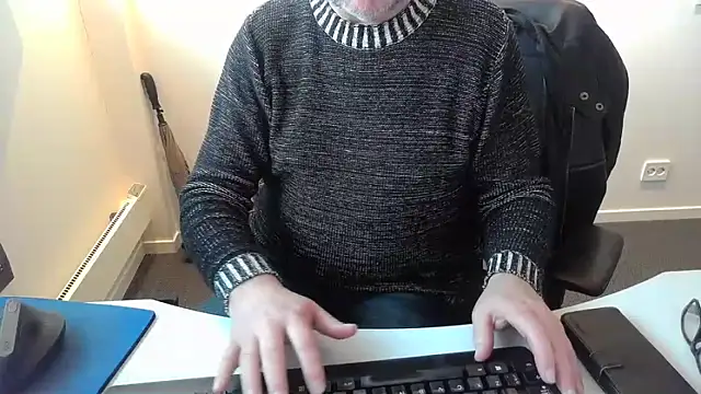 Snapshot of Buggemann chatting on March 16, 2026, 6:50 am Buggemann online show from March 16, 2026, 6:50 am