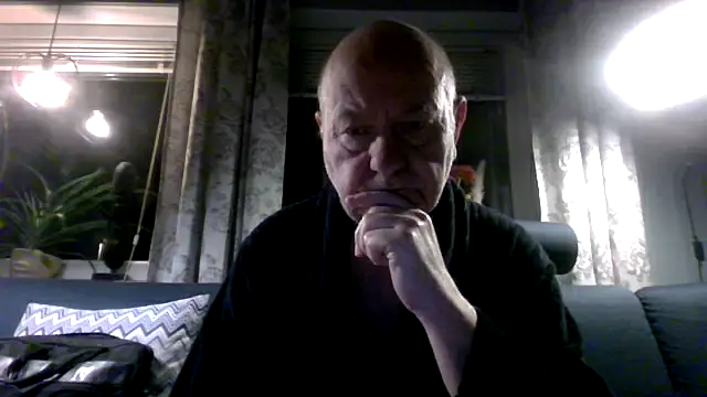 Snapshot of Buggemann chatting on March 21, 2026, 4:06 am Buggemann online show from March 21, 2026, 4:06 am