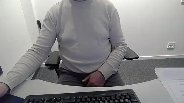 Snapshot of Buggemann chatting on March 25, 2026, 3:23 am Buggemann online show from March 25, 2026, 3:23 am