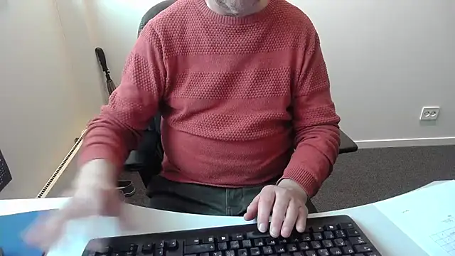 Snapshot of Buggemann chatting on April 20, 2026, 6:16 am Buggemann online show from April 20, 2026, 6:16 am