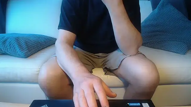 Snapshot of Buggemann chatting on May 21, 2026, 8:05 pm Buggemann online show from May 21, 2026, 8:05 pm