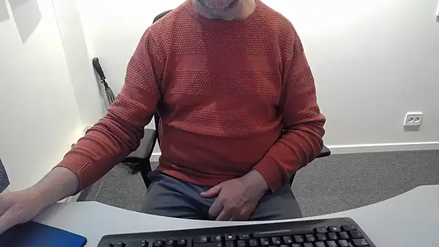 Snapshot of Buggemann chatting on May 26, 2026, 3:13 am Buggemann online show from May 26, 2026, 3:13 am