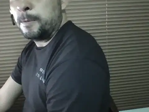 Snapshot of Sergiomachine69 chatting on June 18, 2026, 1:50 am Sergiomachine69 online show from June 18, 2026, 1:50 am