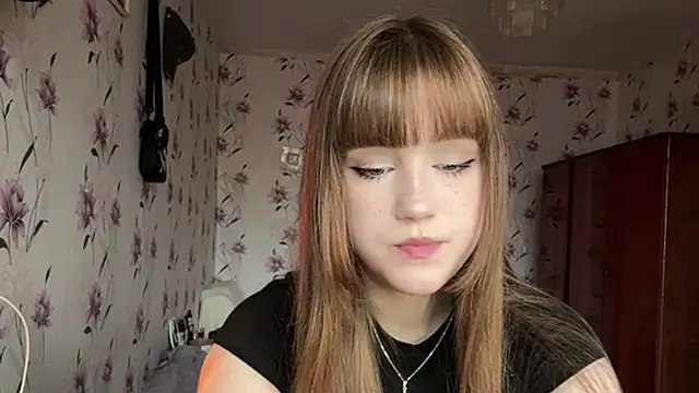 AnnaWasp online show from April 6, 2026, 4:21 am