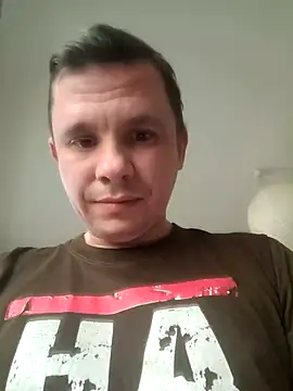 SunrakuBerlin online show from March 11, 2026, 2:34 pm