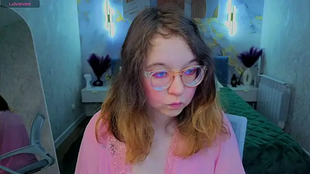 Snapshot of Aleks-caster chatting on May 2, 2026, 1:10 am Aleks-caster online show from May 2, 2026, 1:10 am
