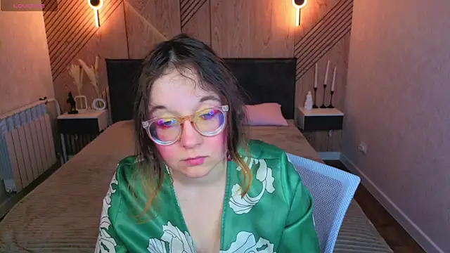 Snapshot of Aleks-caster chatting on May 6, 2026, 9:14 am Aleks-caster online show from May 6, 2026, 9:14 am