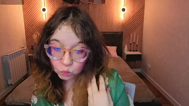 Snapshot of Aleks-caster chatting on May 9, 2026, 1:22 am Aleks-caster online show from May 9, 2026, 1:22 am
