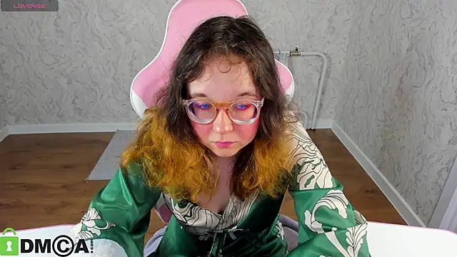 Snapshot of Aleks-caster chatting on May 10, 2026, 1:11 am Aleks-caster online show from May 10, 2026, 1:11 am