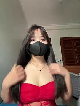 VyVy18 online show from April 21, 2026, 5:47 am