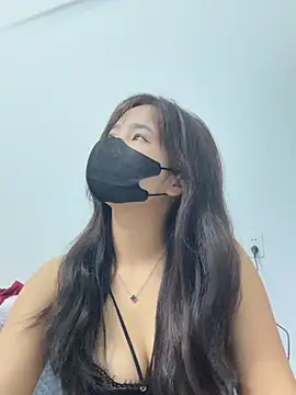 VyVy18 online show from April 27, 2026, 4:16 pm