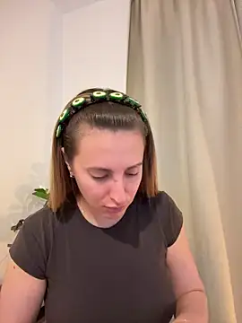 Snapshot of EvaRyen_ chatting on May 14, 2026, 4:47 pm EvaRyen online show from May 14, 2026, 4:47 pm