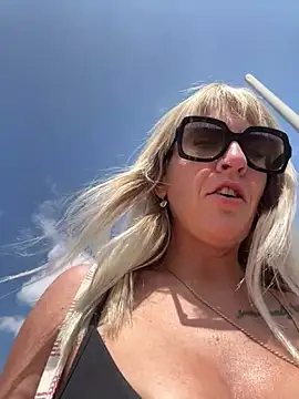 AtomBlondy online show from April 13, 2026, 11:48 am