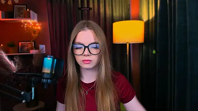 Snapshot of maddy_moah chatting on April 22, 2026, 4:59 am maddy moah online show from April 22, 2026, 4:59 am