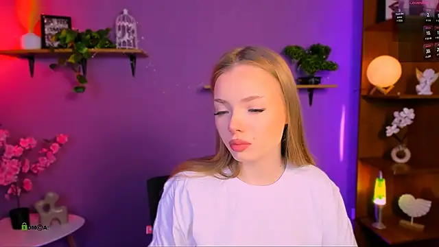 Snapshot of maddy_moah chatting on May 25, 2026, 5:02 am maddy moah online show from May 25, 2026, 5:02 am