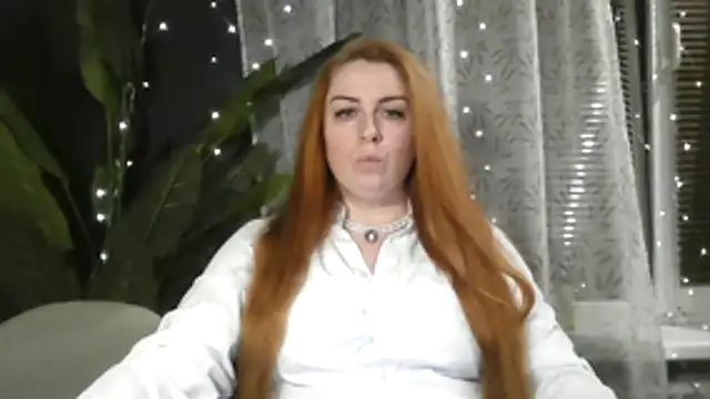 Ravena Lux online show from March 28, 2026, 5:12 pm