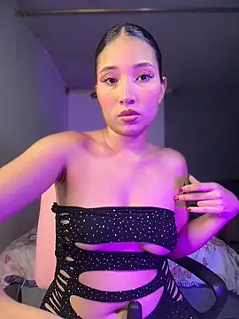 Snapshot of iamkyliewest chatting on April 3, 2026, 5:55 pm iamkyliewest online show from April 3, 2026, 5:55 pm