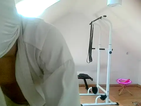Snapshot of NinjaLaser chatting on April 20, 2026, 12:30 pm NinjaLaser online show from April 20, 2026, 12:30 pm