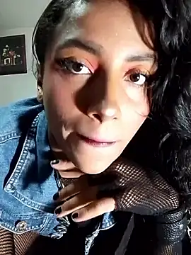 KattyBerryX online show from April 14, 2026, 8:26 pm