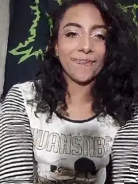 Snapshot of KattyBerryX chatting on May 9, 2026, 2:39 am KattyBerryX online show from May 9, 2026, 2:39 am