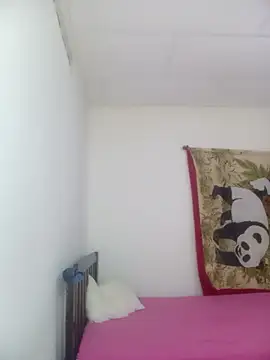 antonelared18 online show from April 16, 2026, 2:23 am